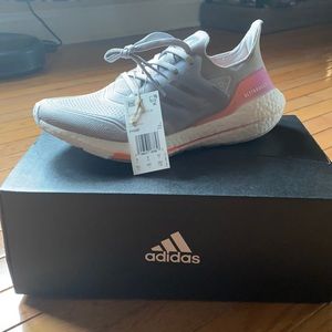 NWT Adidas Ultraboost 21